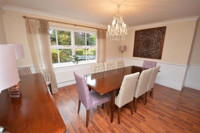 DINING ROOM.jpg