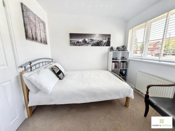 5 bed Detached for sale Image 10