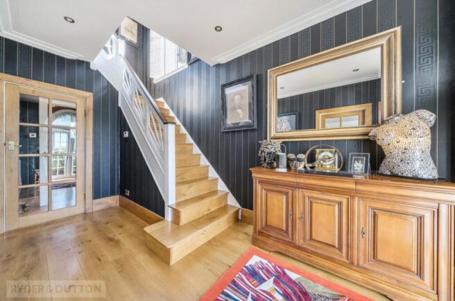 4 bed Detached for sale Image 10