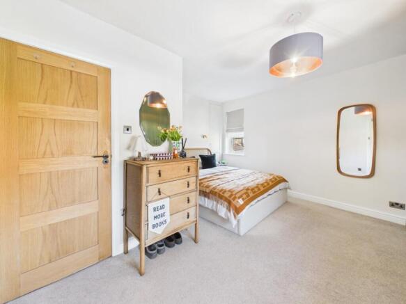 3 bed Terraced for sale Image 11