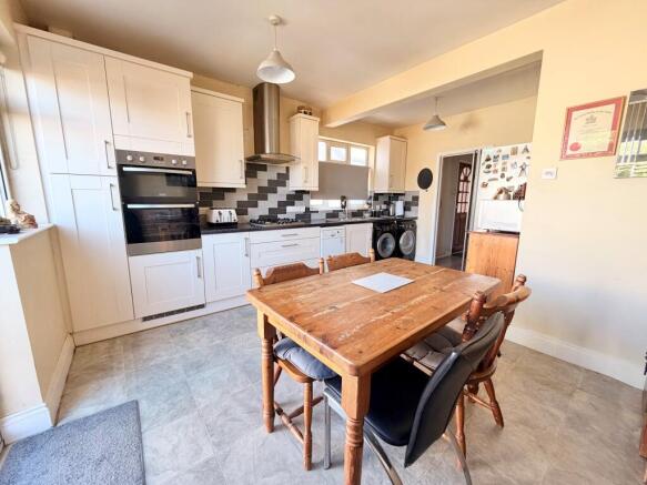 EXTENDED KITCHEN/DINERM