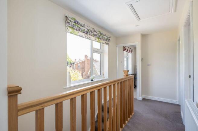 5 bed Detached for sale Image 12