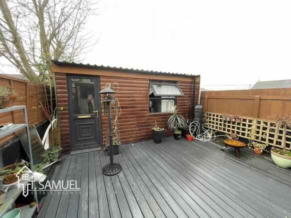 Rear garden 3.JPG