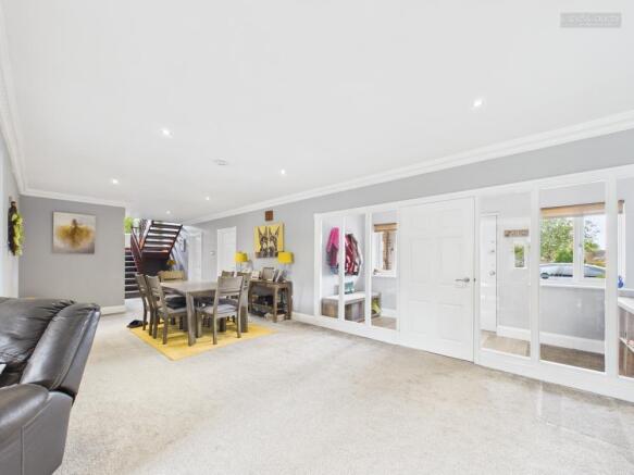 Entrance Hall/Dining Room