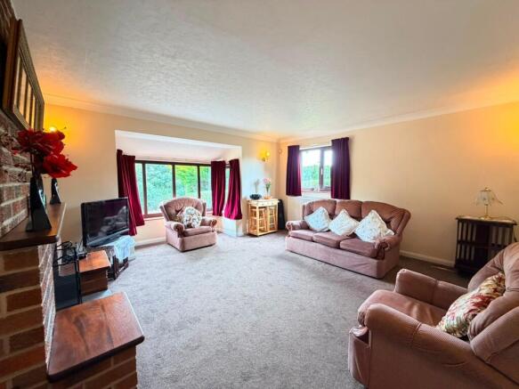 4 bed Detached for sale Image 6