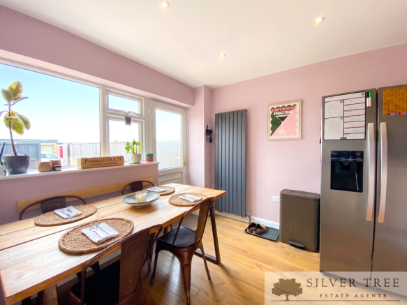 3 bed Terraced for sale Image 7