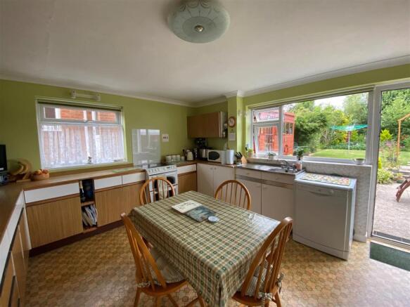 Kitchen/Breakfast Room