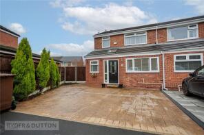 9, Croxdale Close, Ashton-under-lyne OL7 9LJ