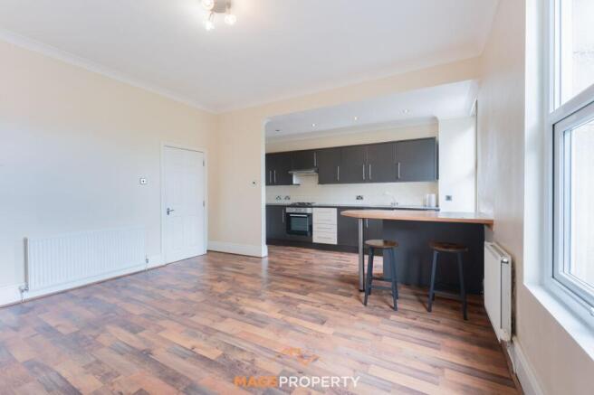 Kitchen/Lounge