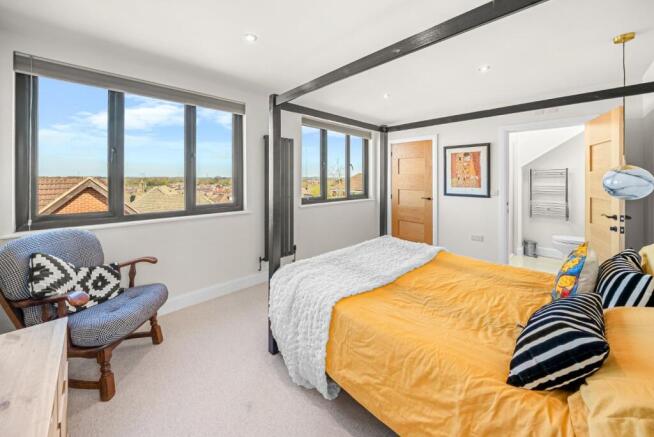4 bed Detached for sale Image 12