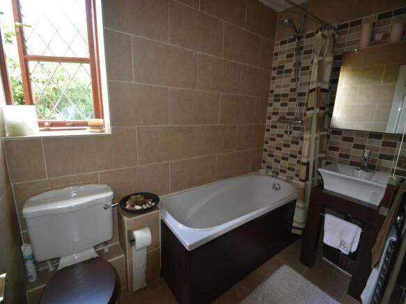 FAMILY BATHROOM