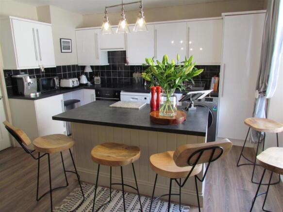 2 bed Terraced for sale Image 4