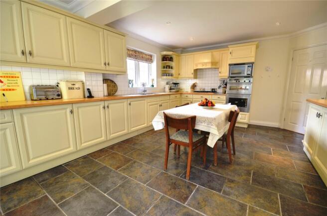 Kitchen/Breakfast 1
