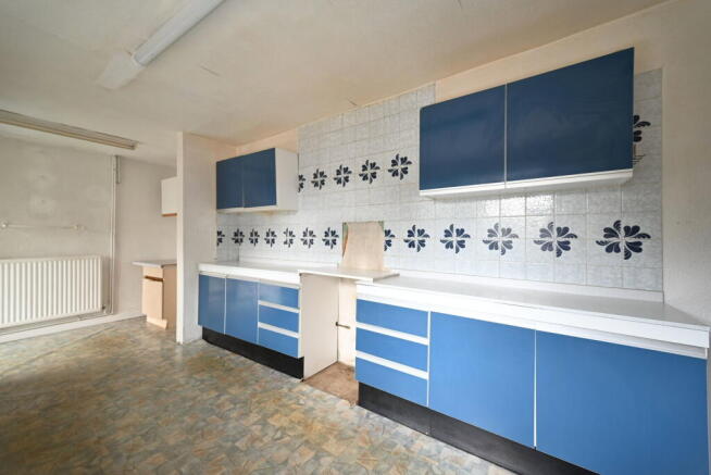 3 bed Semi-Detached for sale Image 7