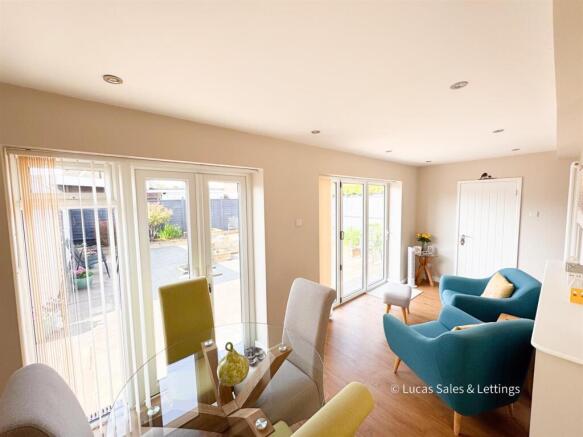 5 St James Cl Kettering-10.jpg