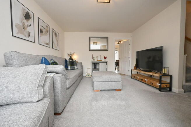 3 bed Semi-Detached for sale Image 4