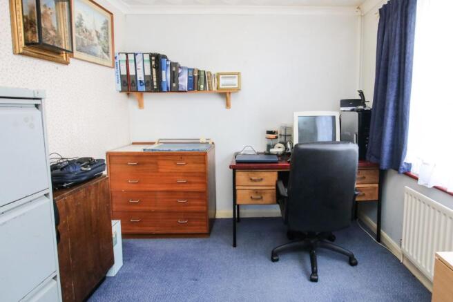 Bedroom / Study
