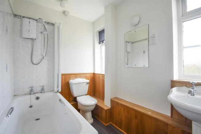 4 bed Detached to rent Image 11