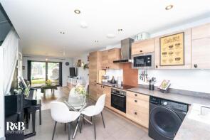 13, Warton Grange Close, Carnforth LA5 9FH
