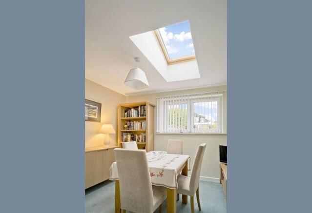 Dining Room/Bed 3