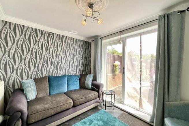 4 bed Semi-Detached for sale Image 5