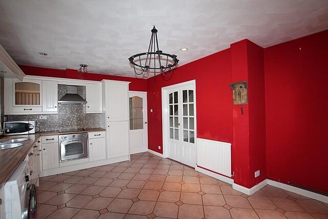 Kitchen (Main)