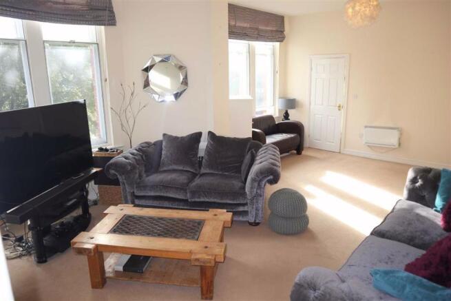 Lounge / dining room