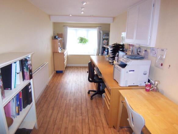 STUDY/FAMILY ROOM