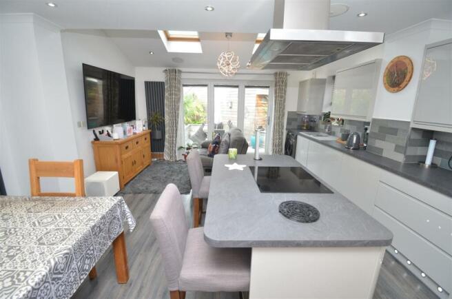 KITCHEN/ FAMILY ROOM