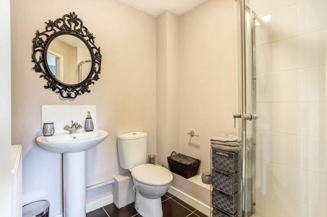 EN SUITE