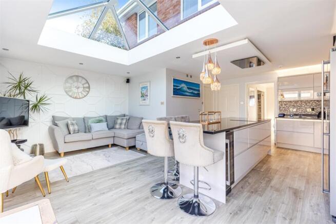 A14 - 32, Higher Lincombe Road Torquay - 251009.jp