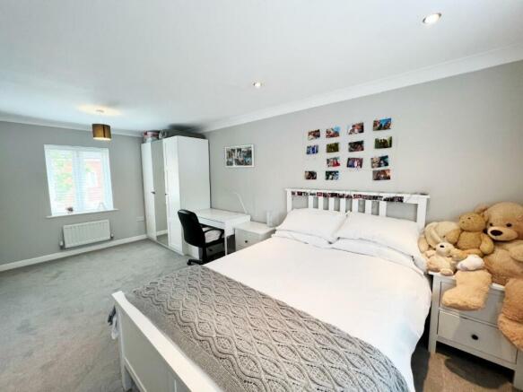 Bedroom 2 pic 3.jpg