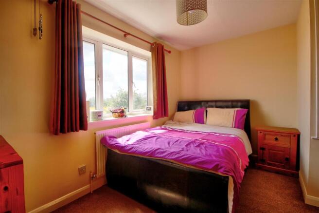 Bedroom 1.jpg