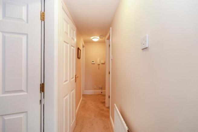 2 bed Flat for sale Image 12