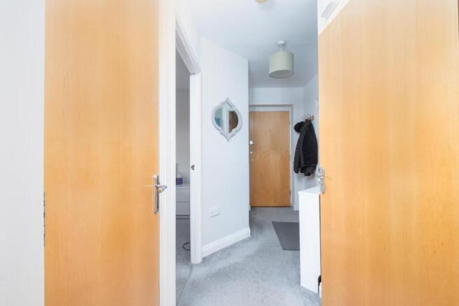 FLAT 25 BULL LANE, BS5--8.jpg