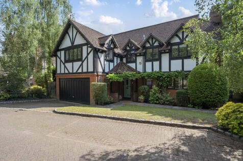 Erica Close, West End, Woking, Surrey, GU24