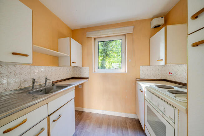 1358649-5-68d10b4...