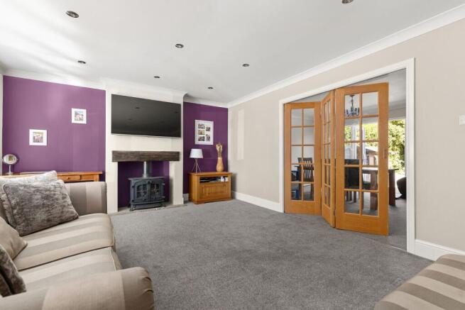 5 bed Detached for sale Image 10