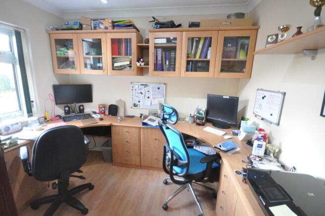 B'Room 4 / Study