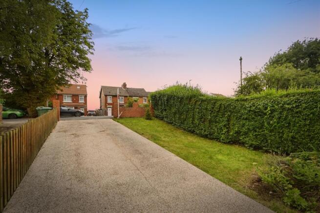 3 bed Semi-Detached for sale Image 11
