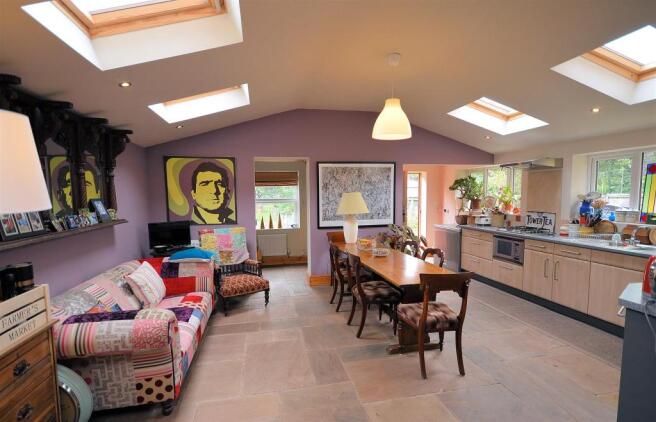 DINING KITCHEN.jpg