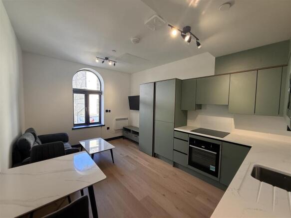 apt 7 (2).JPG