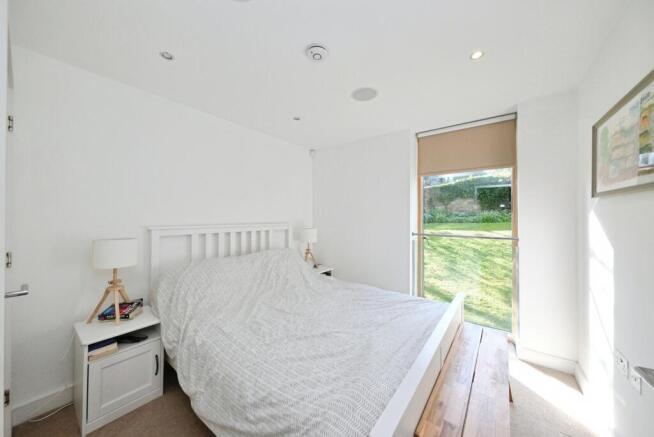 2 bed Flat for sale Image 9