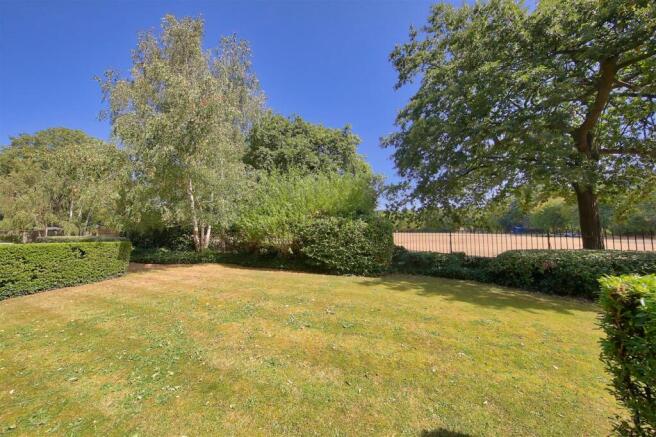 21_peartree_avenue_image2_16583_4 copy.jpg