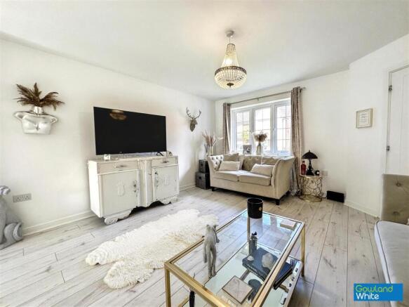 4 bed Detached for sale Image 5