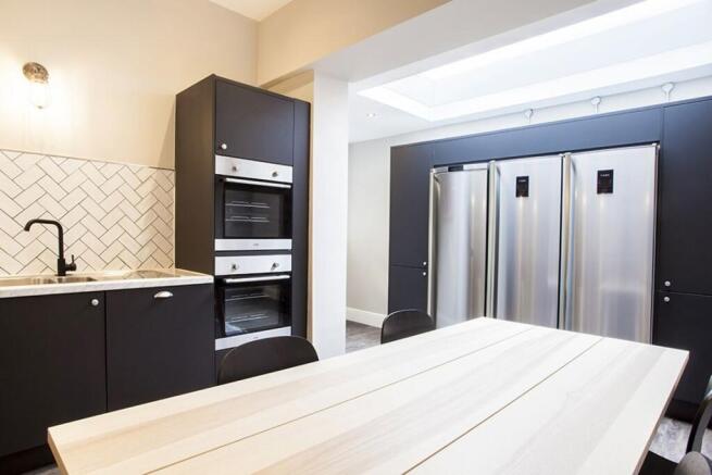1 bed House Share to rent Image 9