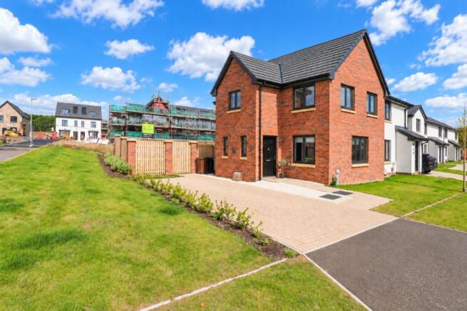 3-bed semi-detached on 25 Dalzell Park, Glenrothes, Fife, KY7 4AU, £210,000