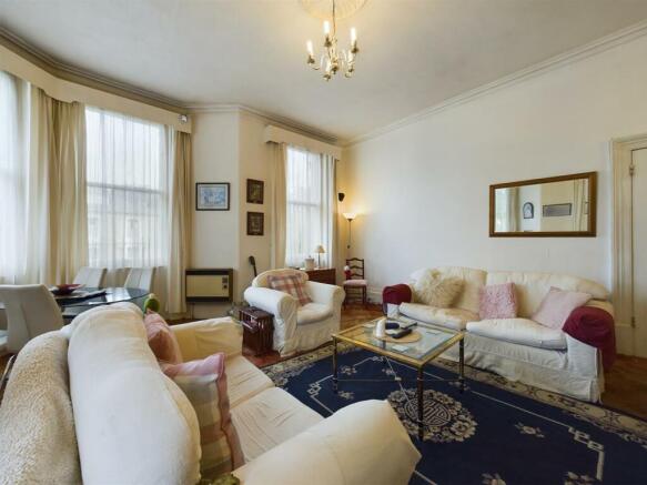2 bed Maisonette for sale Image 6