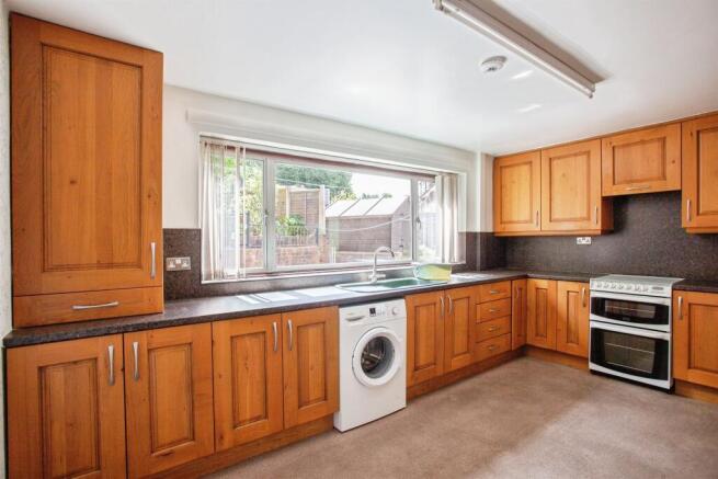 3 bed Semi-Detached for sale Image 4