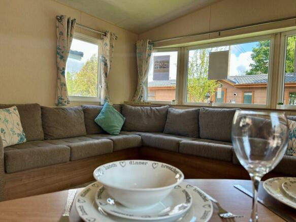 Abi Sunscape 2013 Car0063167 110971999.jpeg